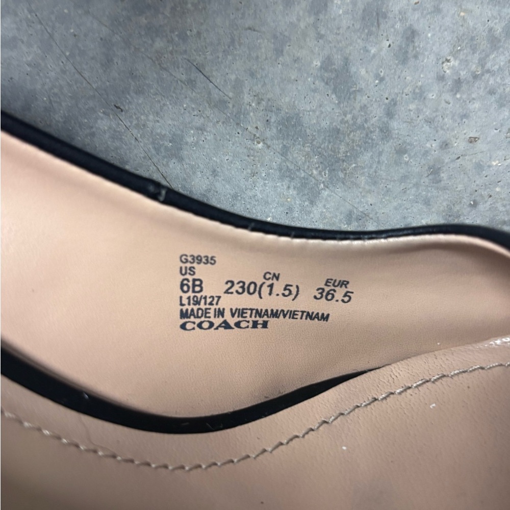 Coach Elegant Black Heels with Gold Accents - Picture 5 of 6